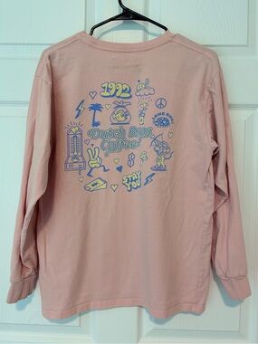 Dutch Bros Women’s Dutch Luv Long-Sleeve Pocket Tee — Pink